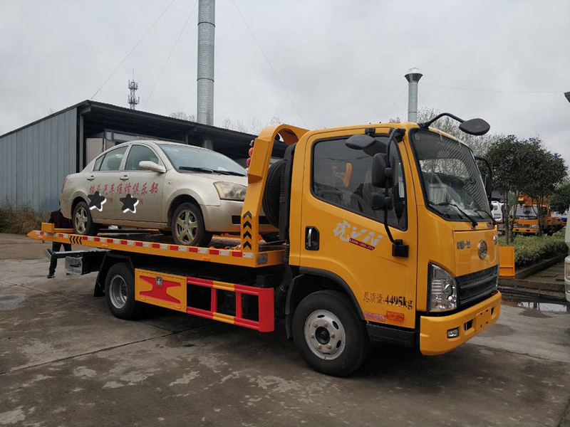 伊春市鐵力市汽車雪地困境救援：專業(yè)服務(wù)，助您安全脫困