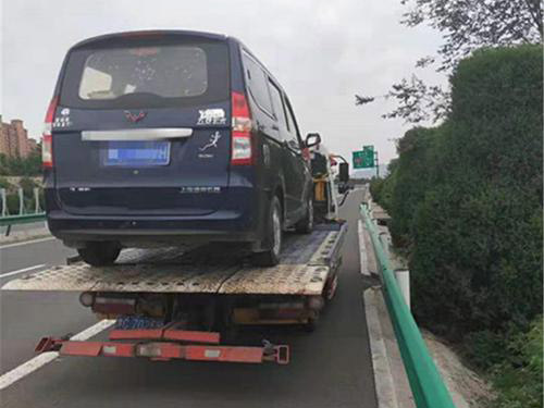 武威汽車雪地困境救援：專業(yè)救援，讓愛車安全回家